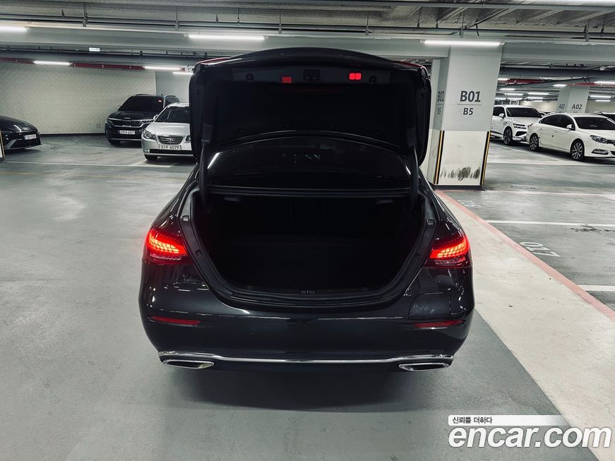 Mercedes-Benz E-Class 2021