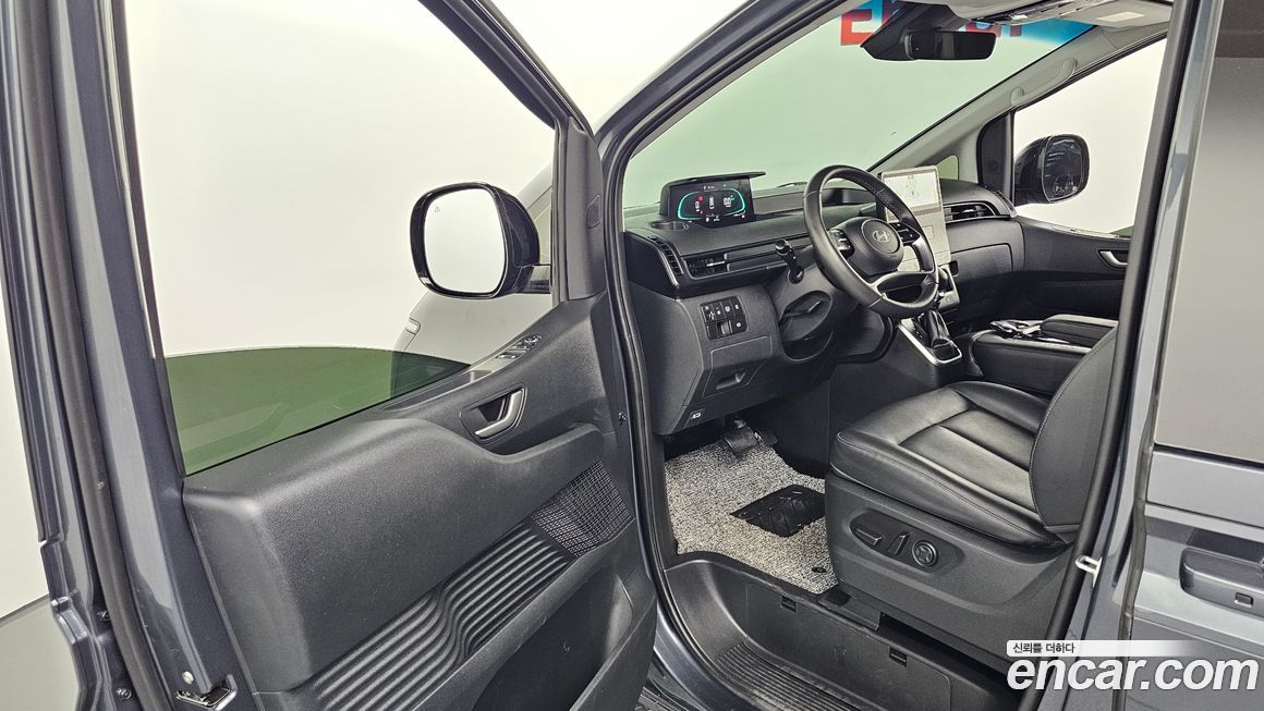 Hyundai Staria 2025
