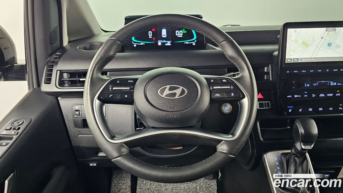 Hyundai Staria 2025