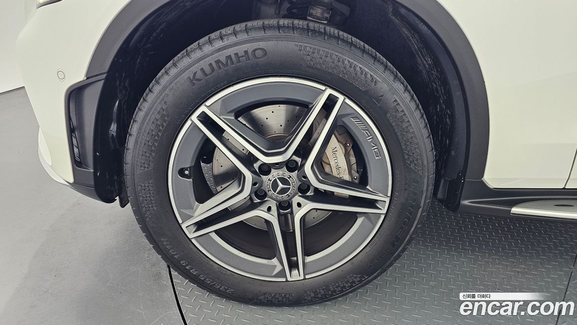 Mercedes-Benz GLC-Class 2021