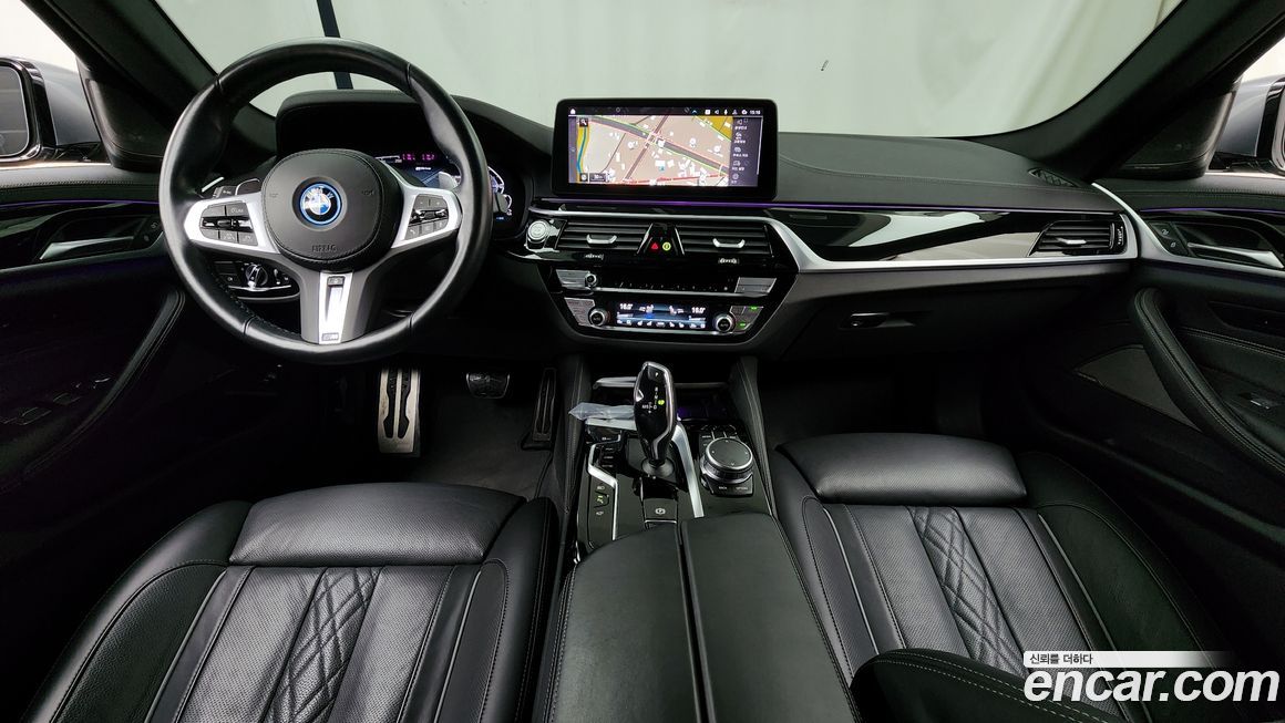 BMW 5-Series 2023