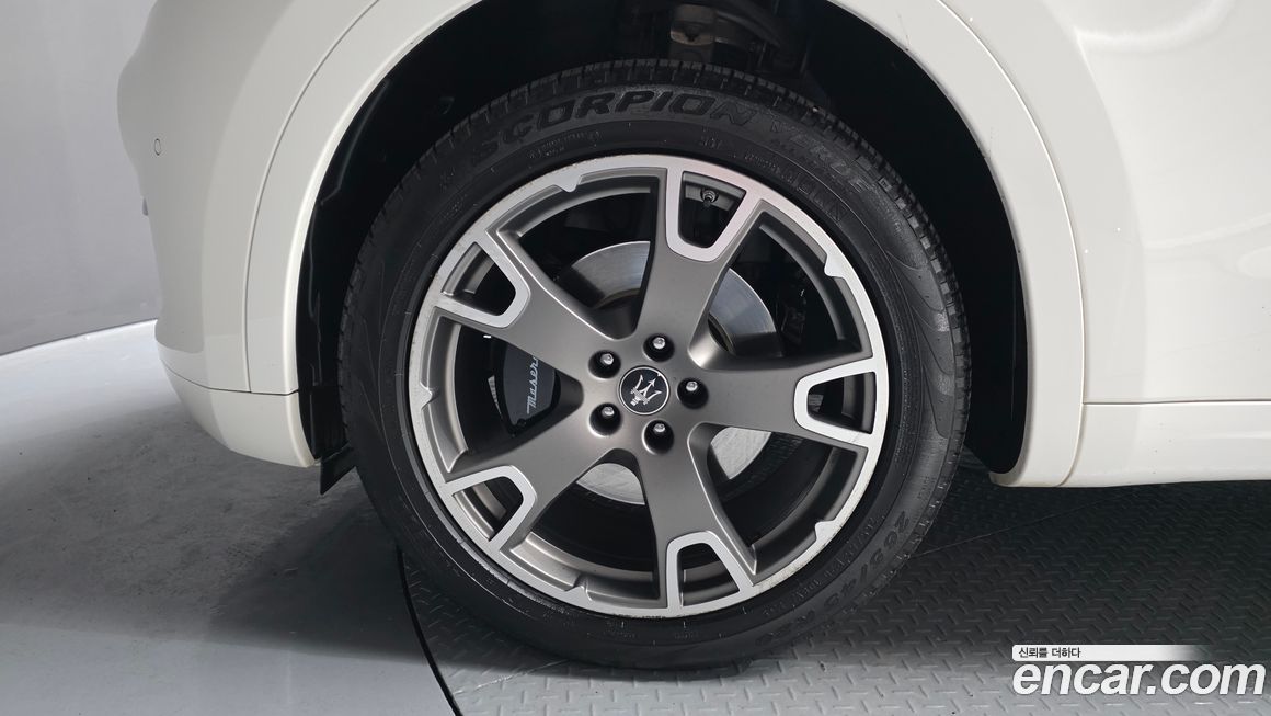 Maserati Levante 2022