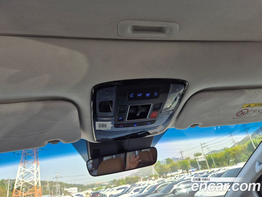 Hyundai Staria 2025