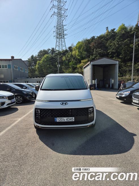 Hyundai Staria 2025
