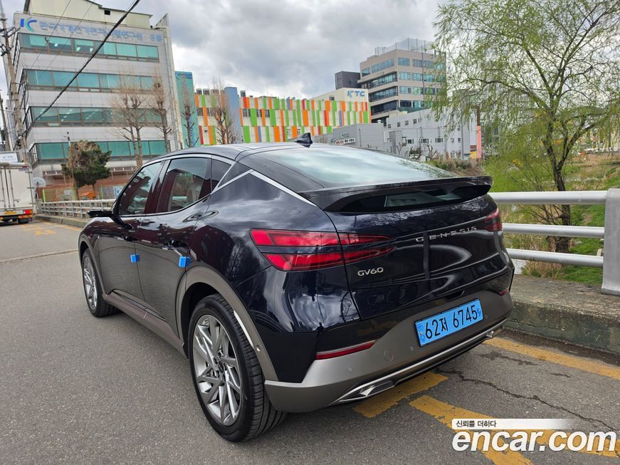 Genesis GV60 2025