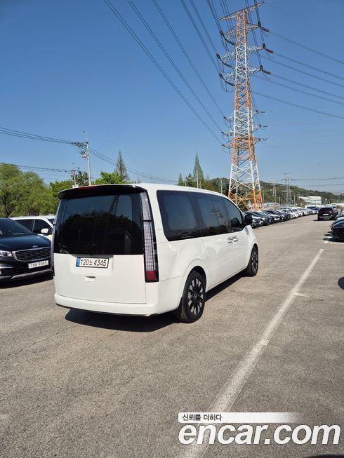 Hyundai Staria 2025