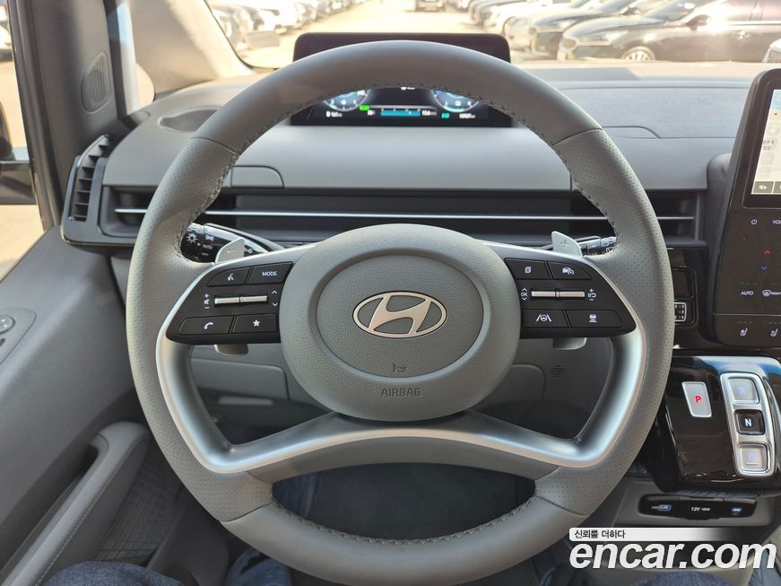 Hyundai Staria 2025