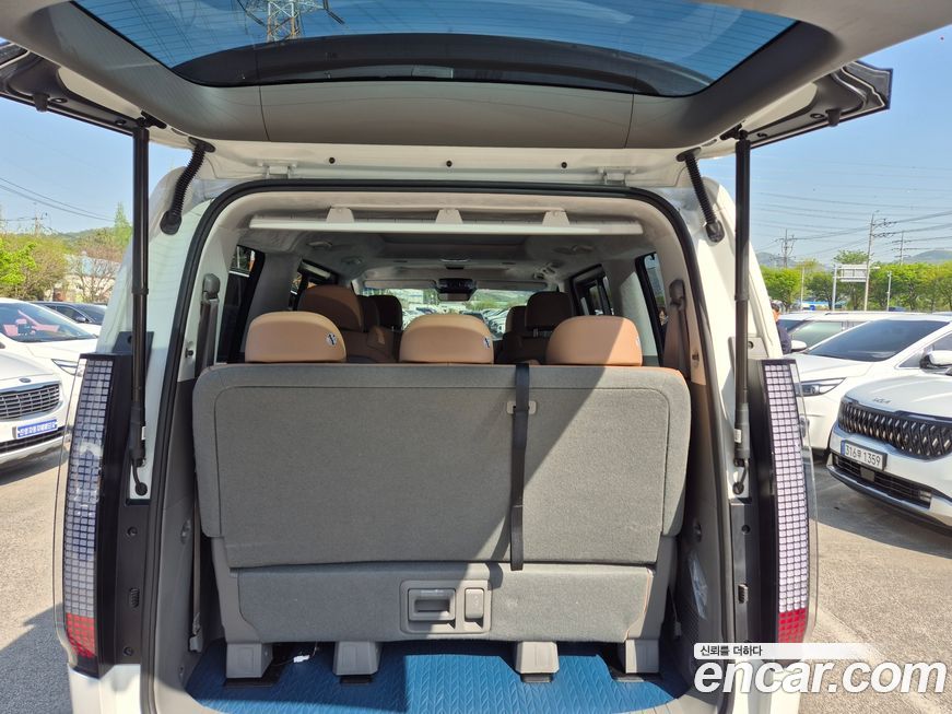 Hyundai Staria 2025
