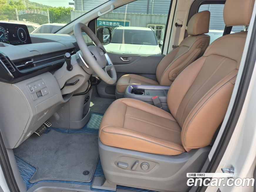 Hyundai Staria 2025