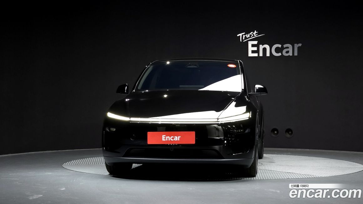 Tesla Model Y 2025
