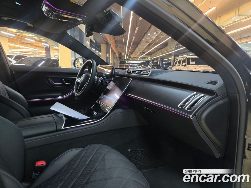 Mercedes-Benz S-Class 2025