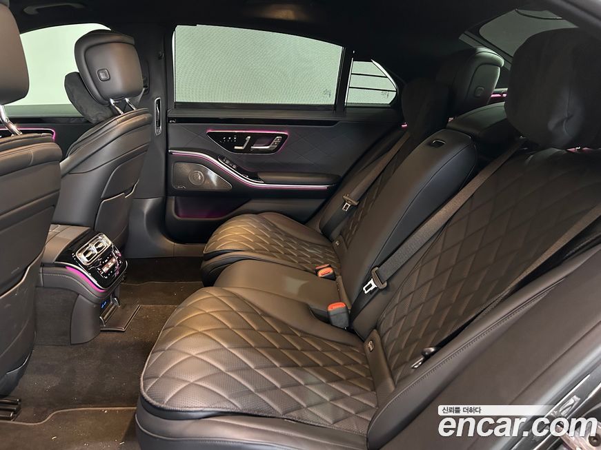 Mercedes-Benz S-Class 2025