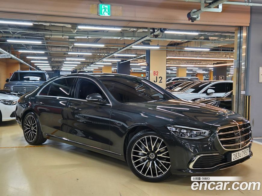 Mercedes-Benz S-Class 2025