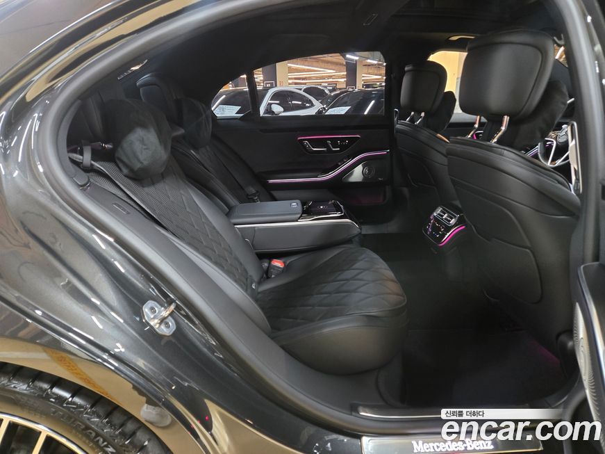 Mercedes-Benz S-Class 2025