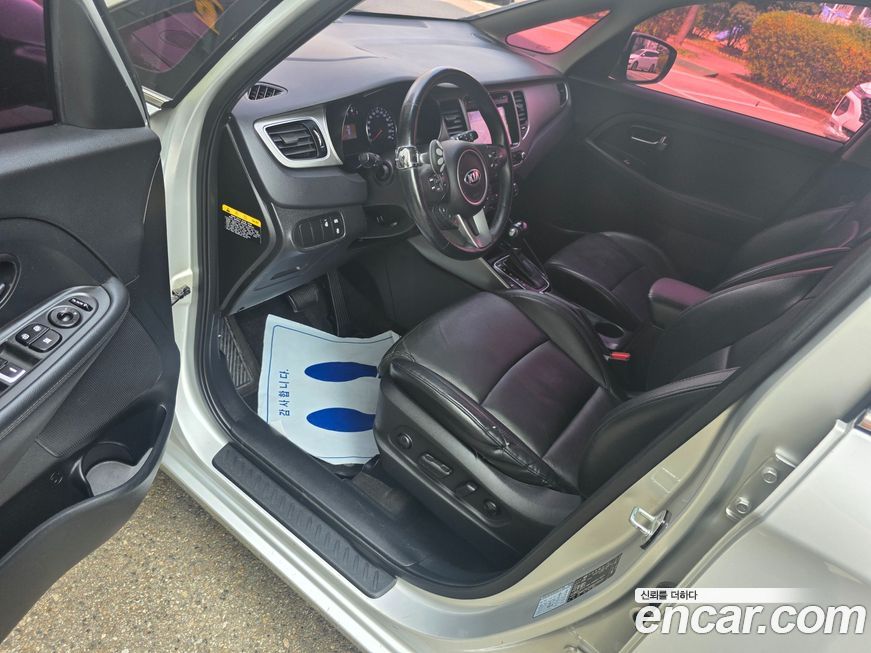 Kia Carens 2016