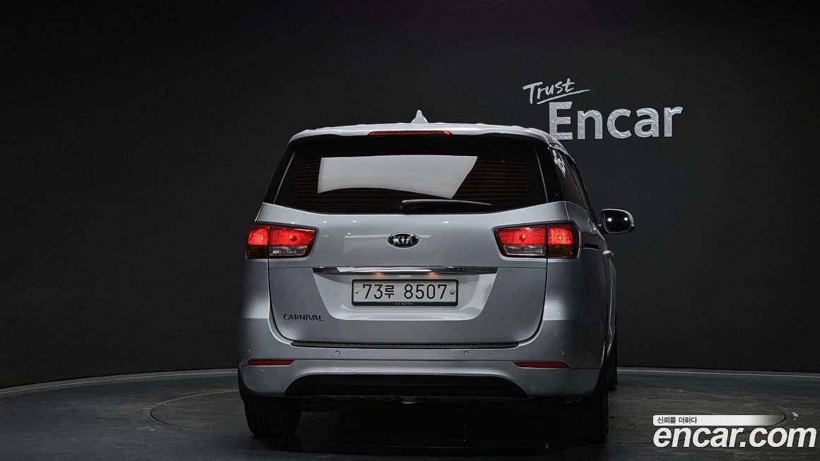 Kia Canival 2018