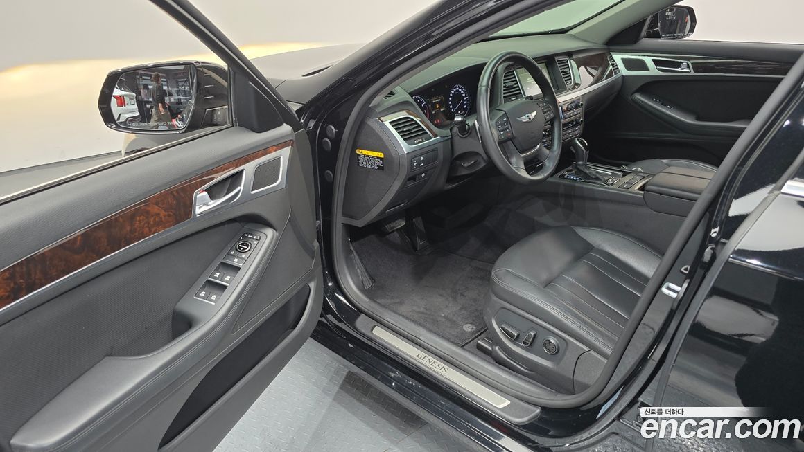 Hyundai Genesis 2016