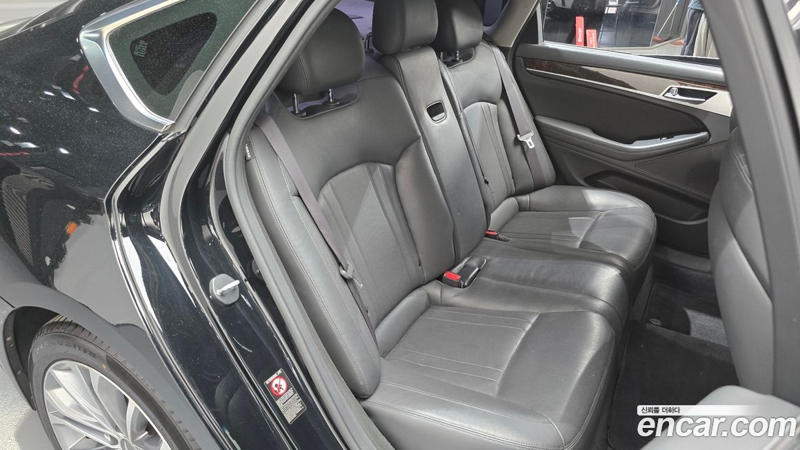 Hyundai Genesis 2016