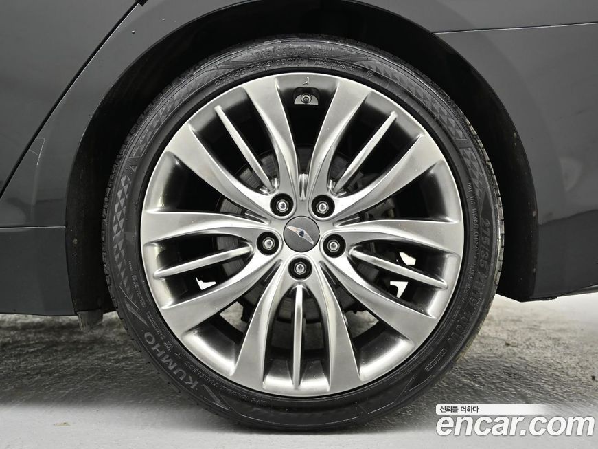 Hyundai Genesis 2016