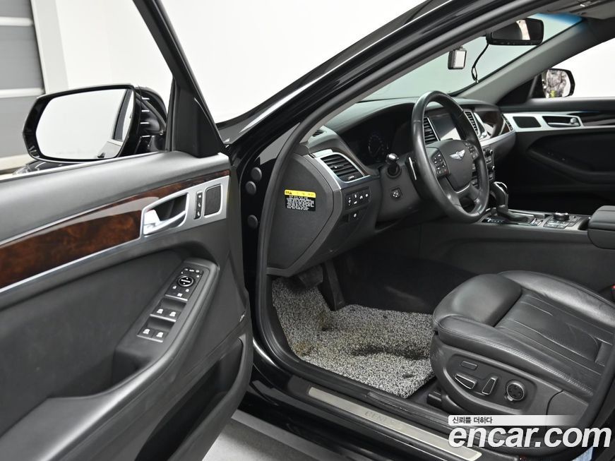 Hyundai Genesis 2016