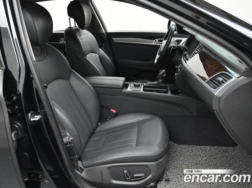 Hyundai Genesis 2016