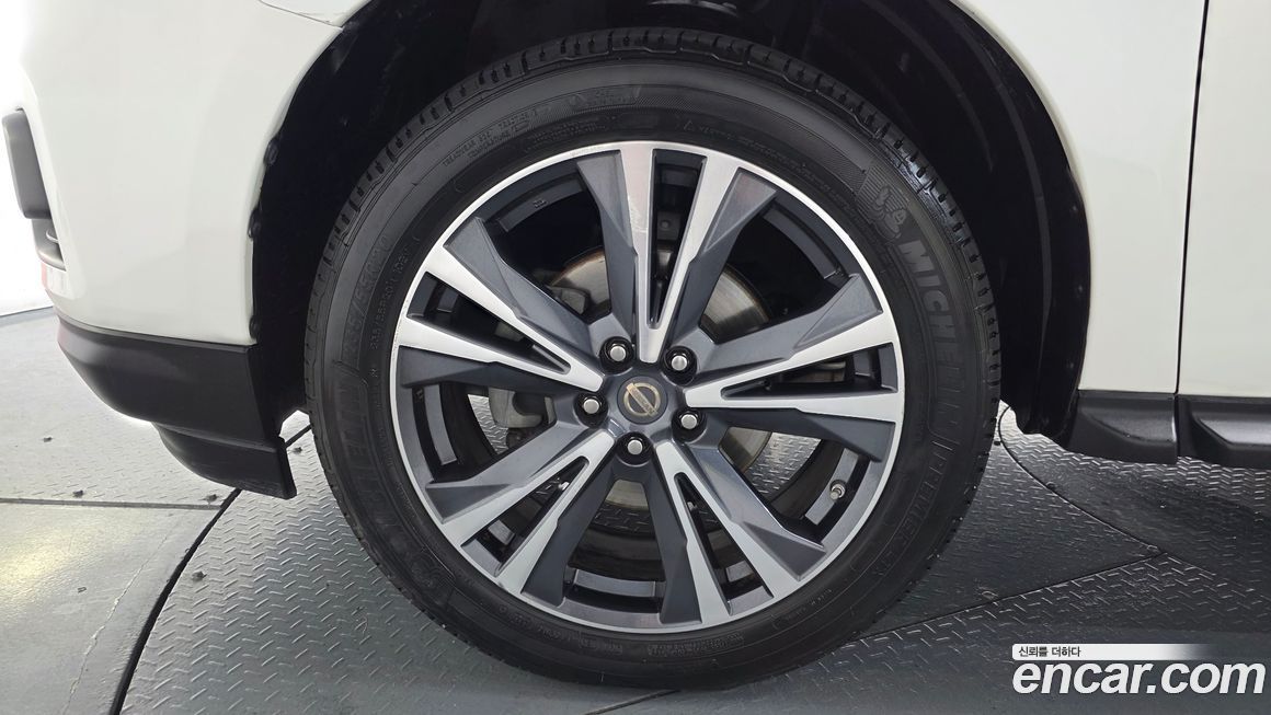 Nissan Pathfinder 2017