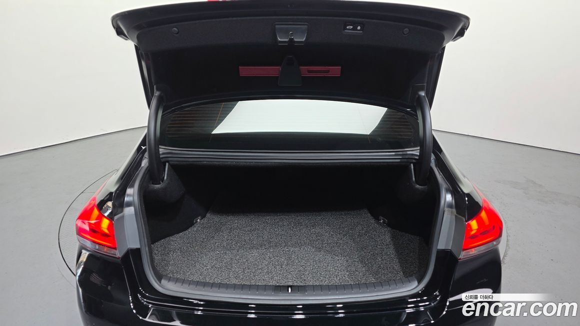 Hyundai Genesis 2016