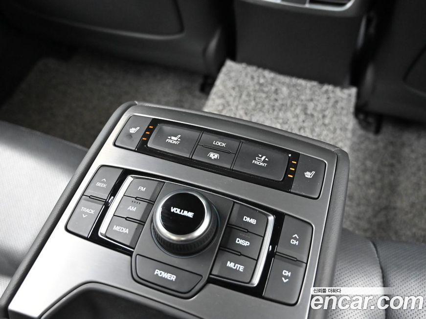 Hyundai Genesis 2016