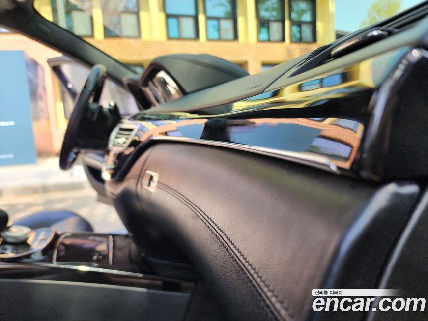 Mercedes-Benz S-Class 2013