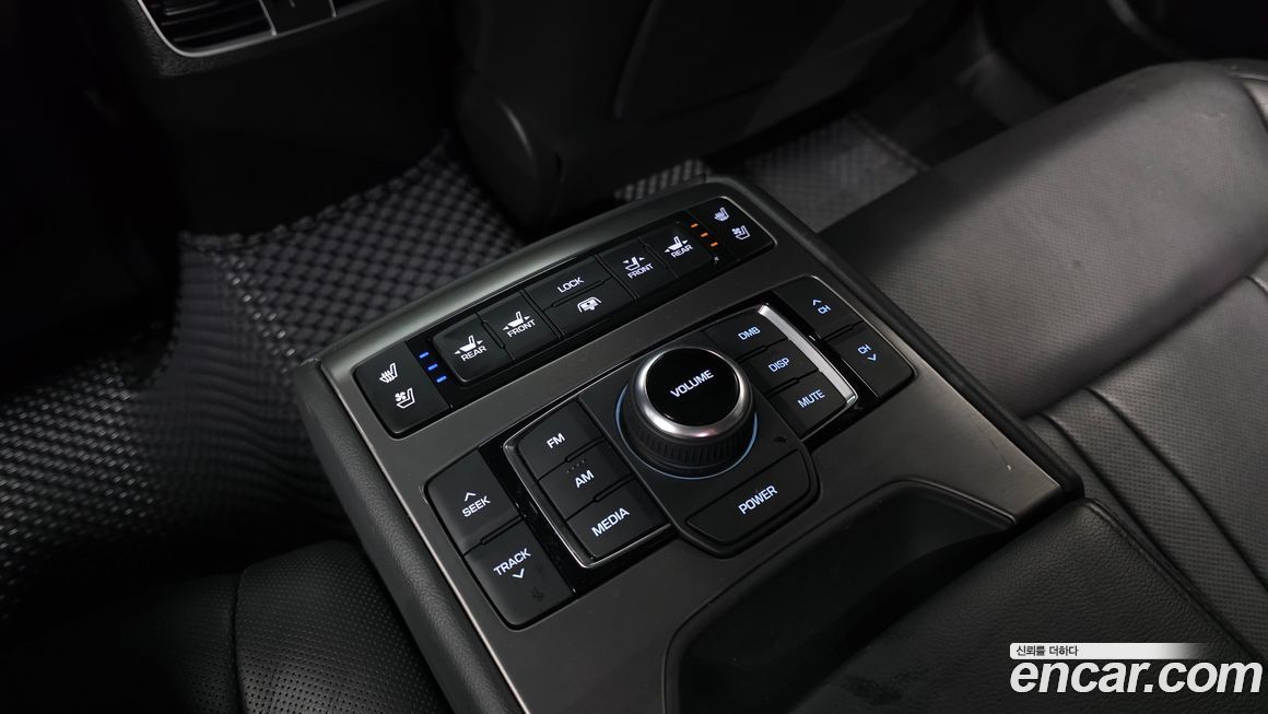 Hyundai Genesis 2016