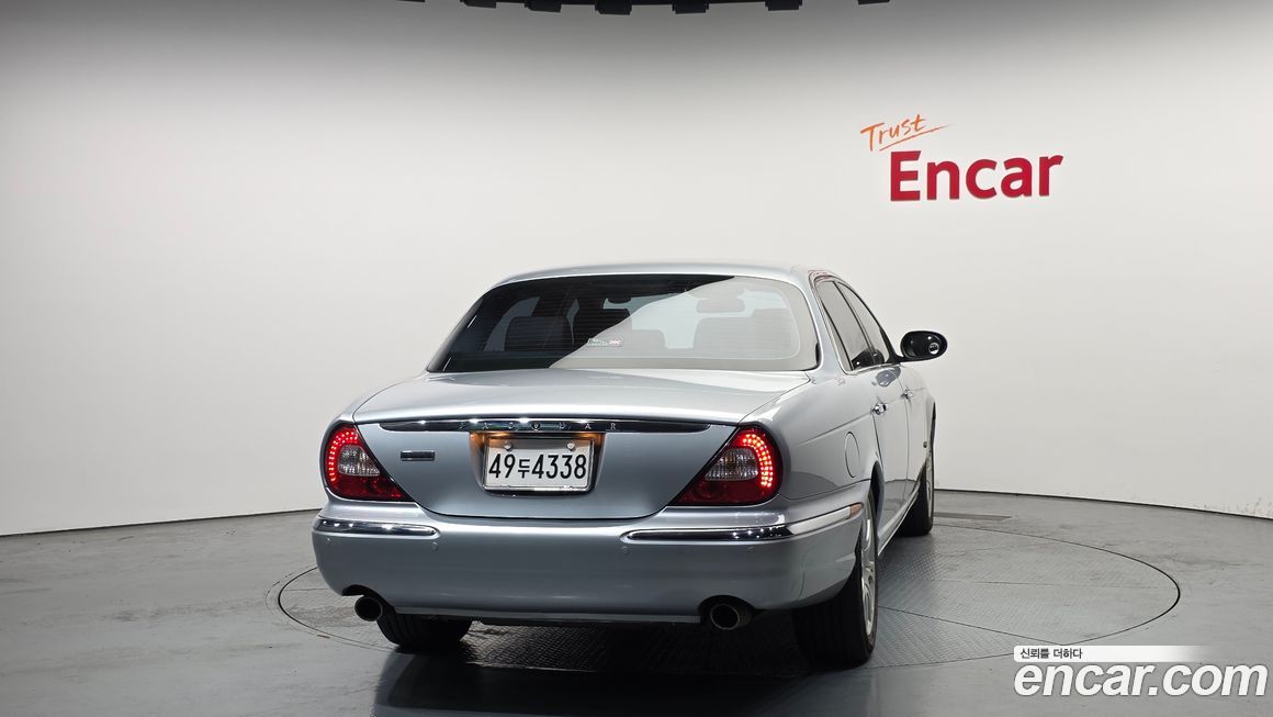 Jaguar XJ-8 2006