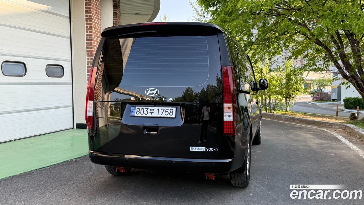 Hyundai Staria 2025