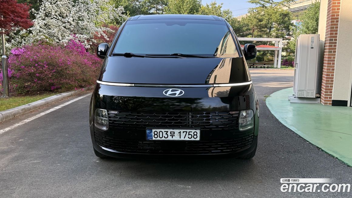 Hyundai Staria 2025