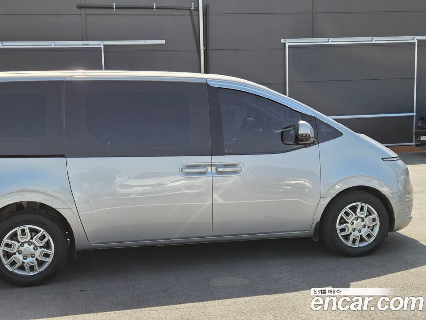 Hyundai Staria 2023