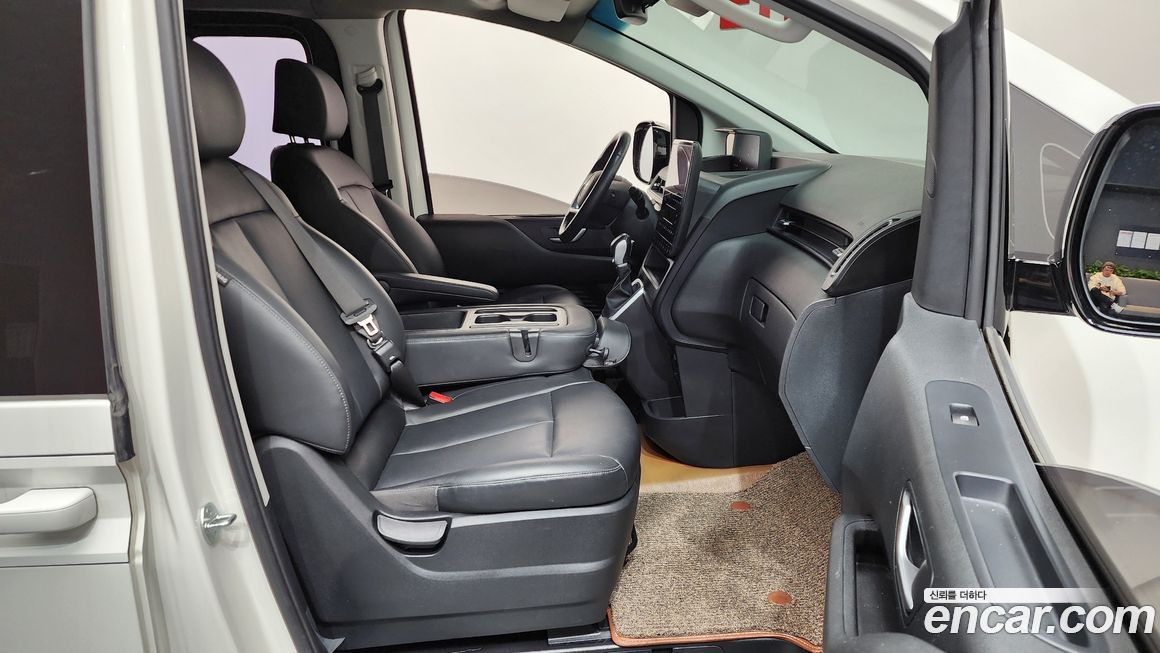 Hyundai Staria 2024