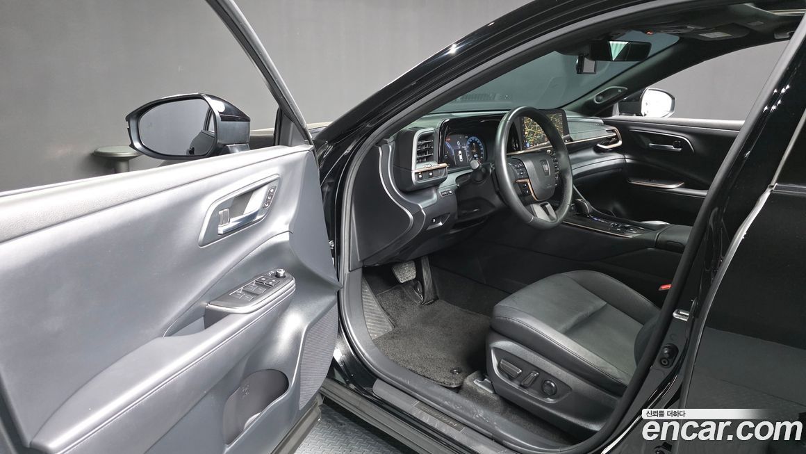 Toyota Crown 2023