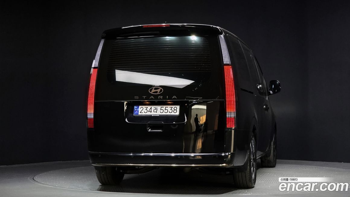Hyundai Staria 2025