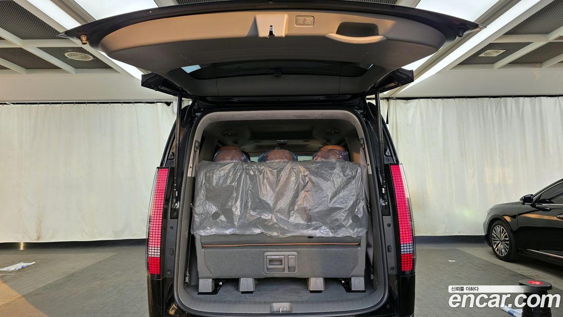 Hyundai Staria 2025
