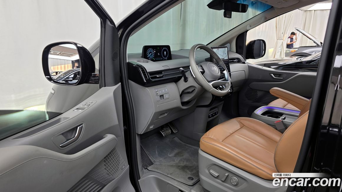 Hyundai Staria 2025