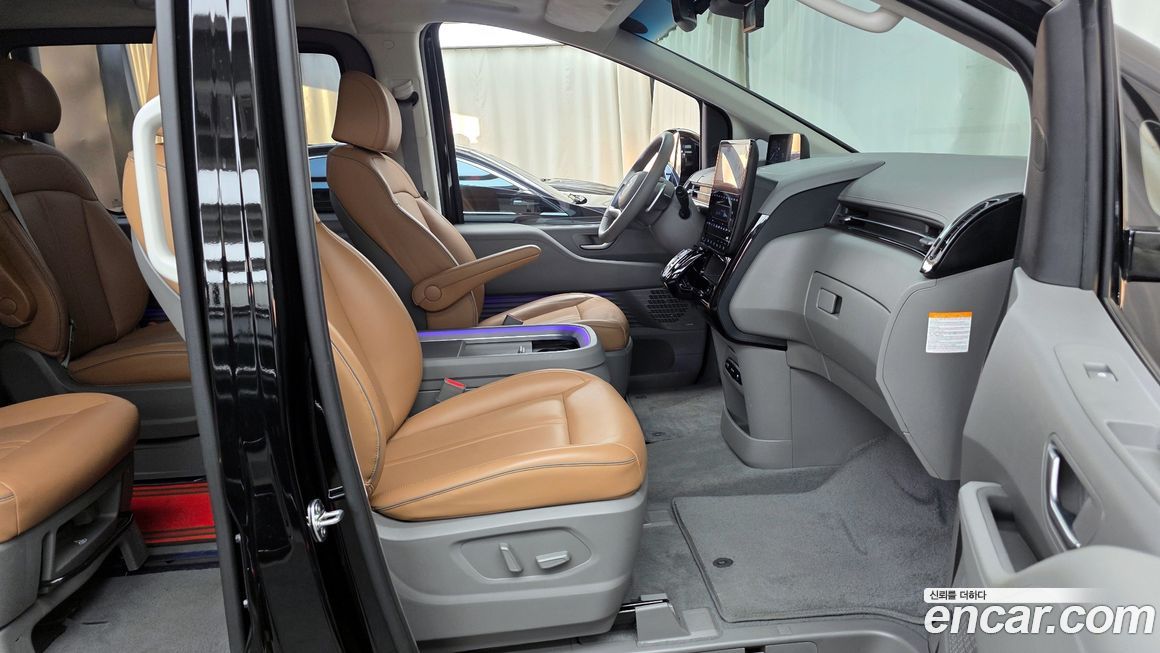 Hyundai Staria 2025