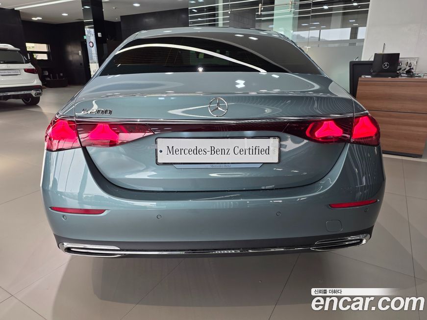 Mercedes-Benz E-Class 2025