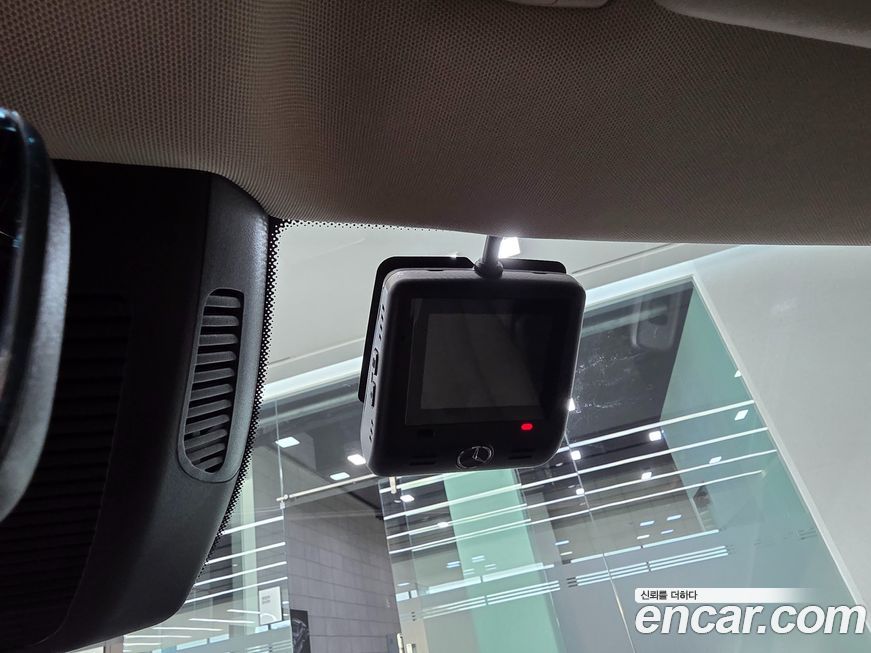 Mercedes-Benz E-Class 2025