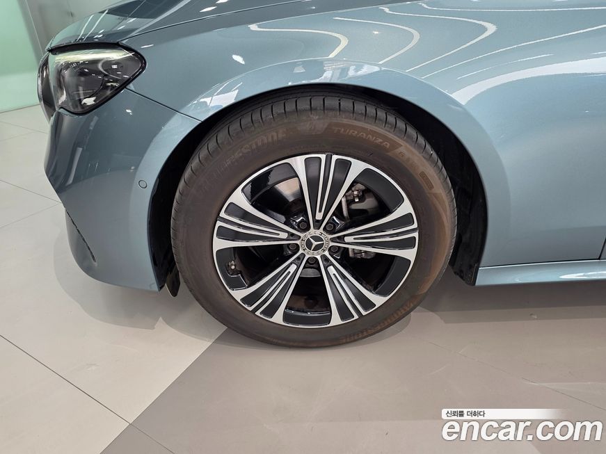 Mercedes-Benz E-Class 2025