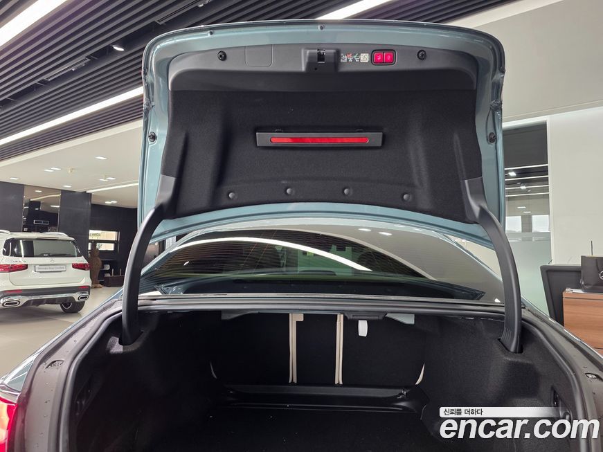 Mercedes-Benz E-Class 2025