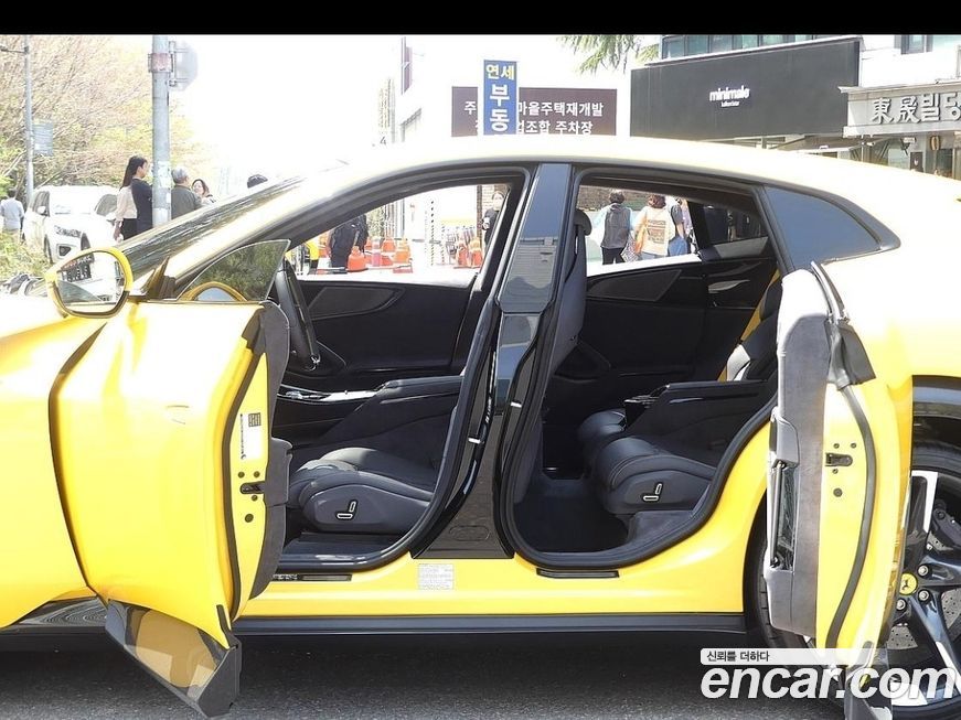 Ferrari Purosangue 2025