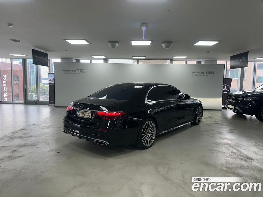 Mercedes-Benz S-Class 2024