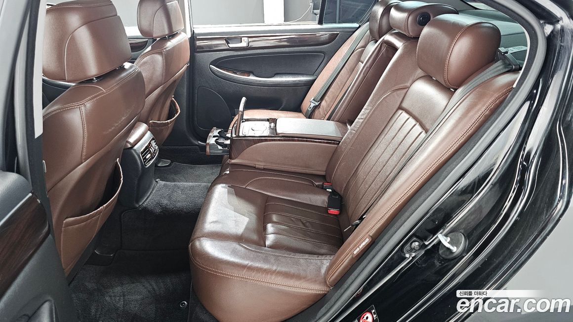 Hyundai Genesis 2012