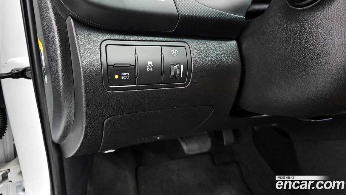 Hyundai Genesis 2012