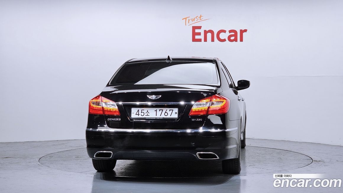 Hyundai Genesis 2012