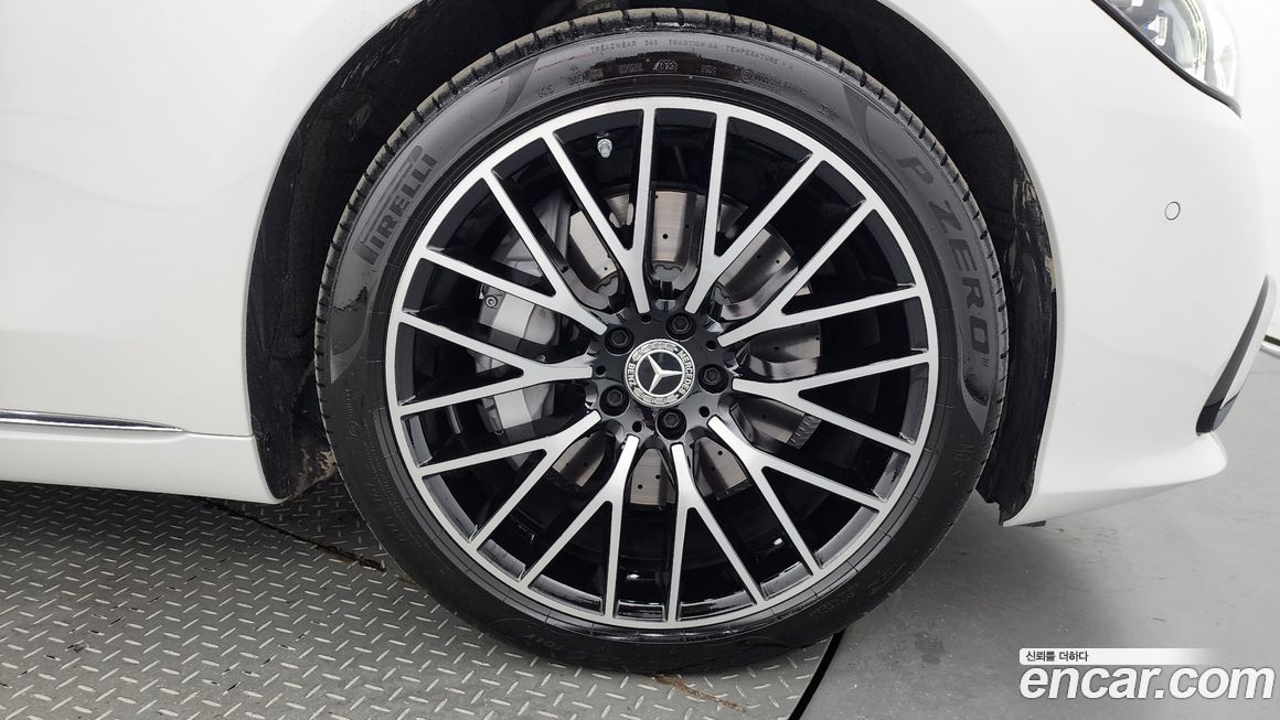 Mercedes-Benz S-Class 2024